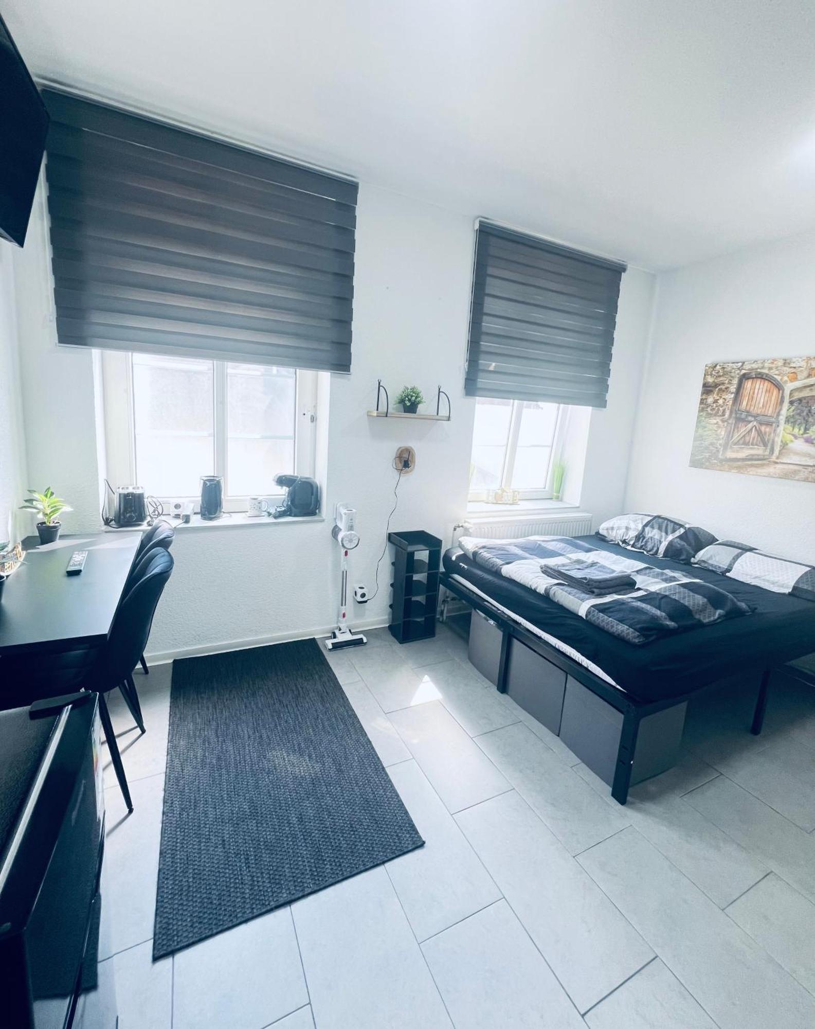 Traumhaftes 1-Zi Apartment Mit Gartennutzung Naehe Krefeld Hbf Buitenkant foto